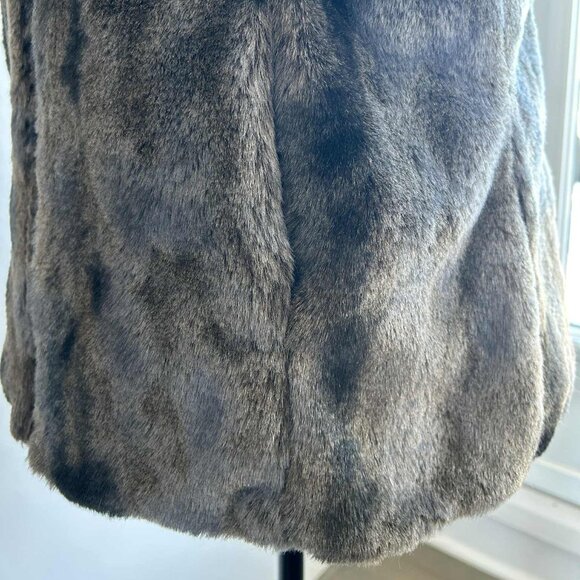 Danier Espresso Brown Plush Faux Fur Hooded Zip Vest with Metal Toggles – US S - Picture 11 of 12